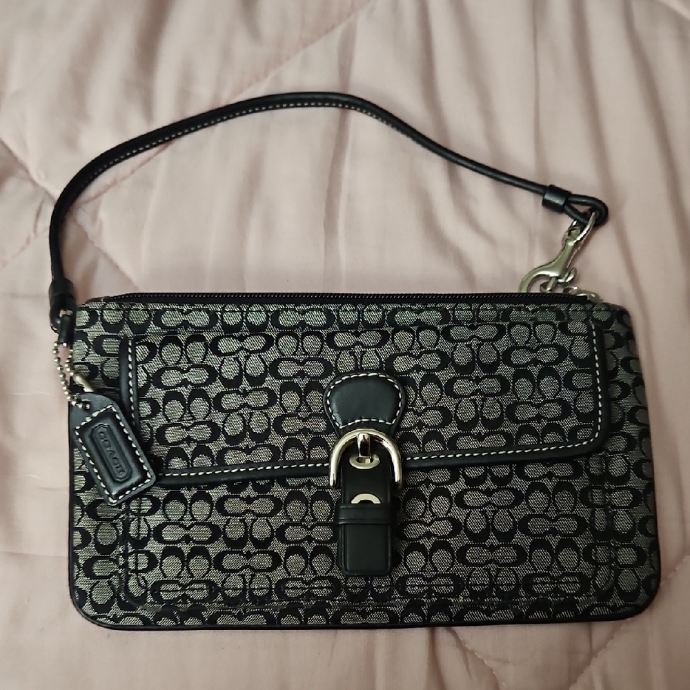 Coach Vintage Signature Black Wristlet Y2k